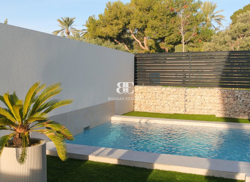 Resale - Villa -
Alicante - Center