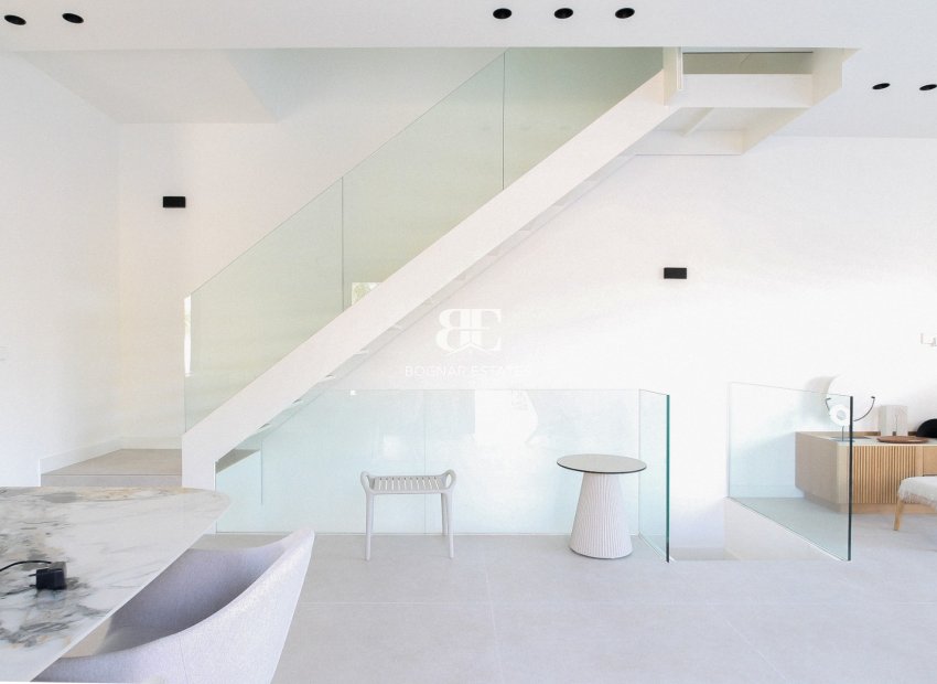 Resale - Villa -
Alicante - Center