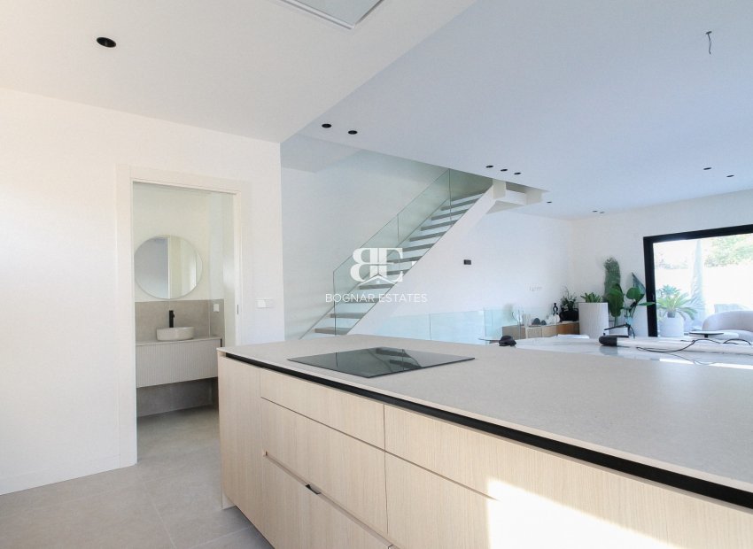 Resale - Villa -
Alicante - Center