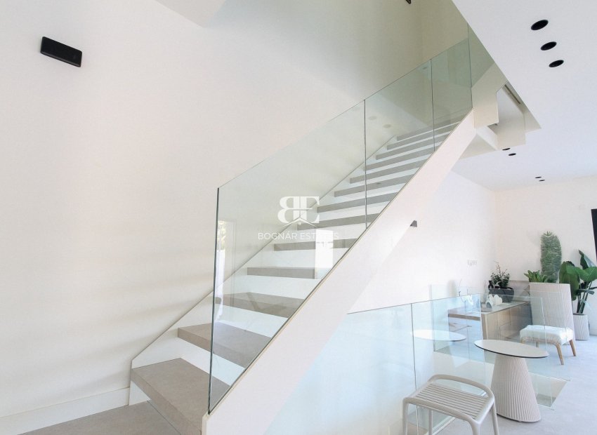 Resale - Villa -
Alicante - Center