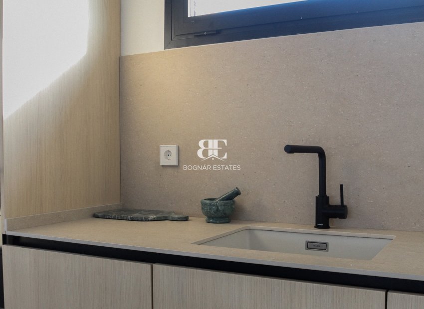 Resale - Villa -
Alicante - Center