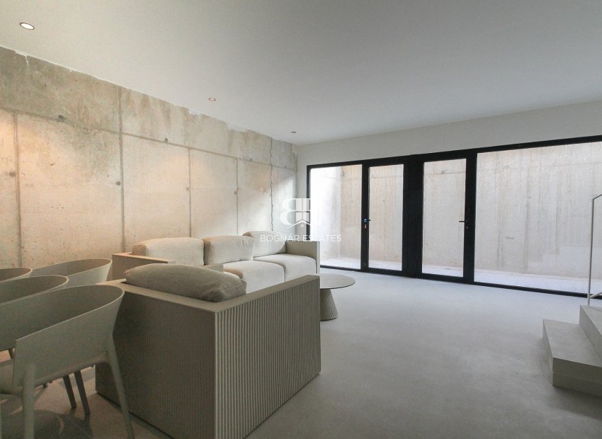 Resale - Villa -
Alicante - Center