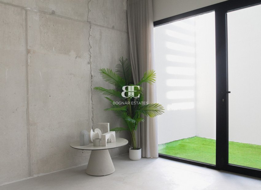 Resale - Villa -
Alicante - Center