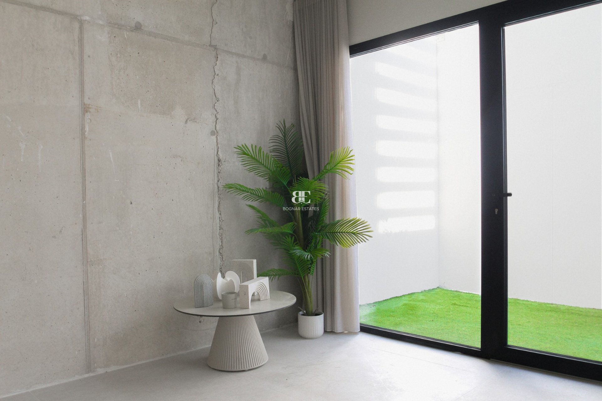 Resale - Villa -
Alicante - Center