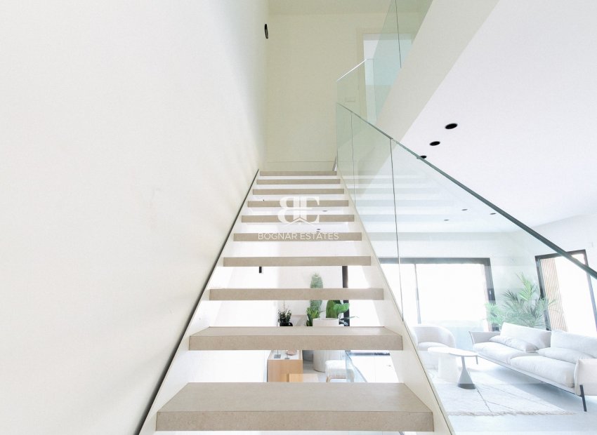 Resale - Villa -
Alicante - Center