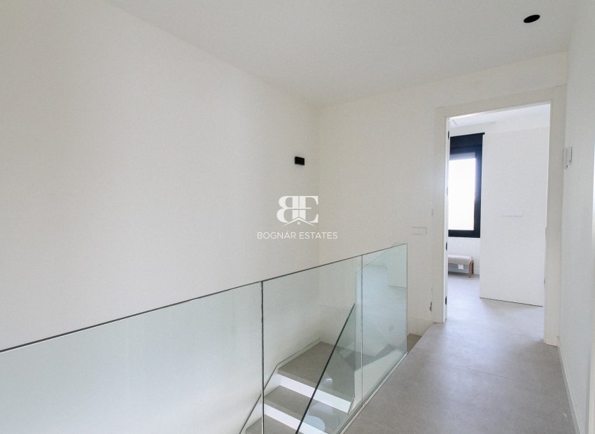 Resale - Villa -
Alicante - Center