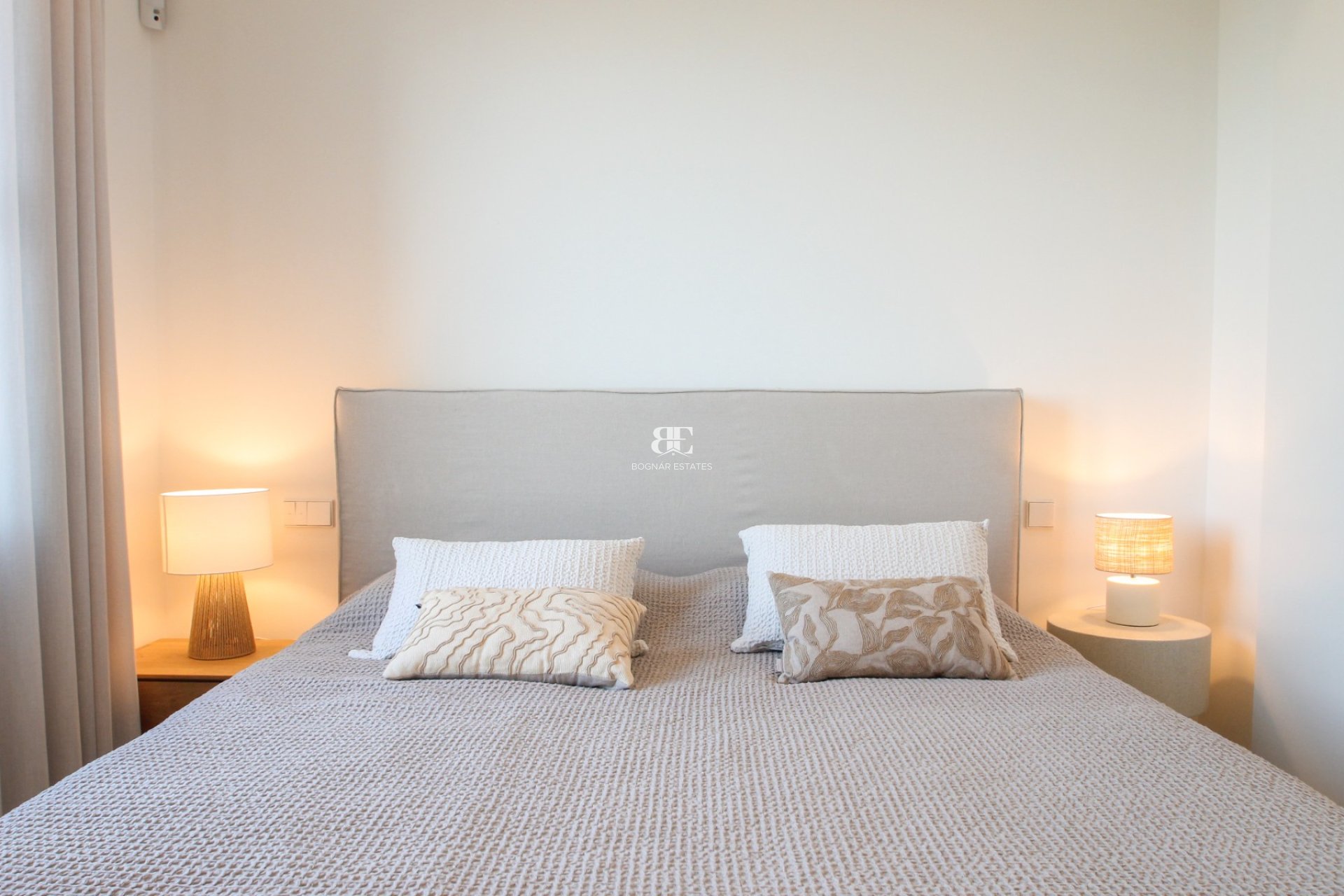 Resale - Villa -
Alicante - Center