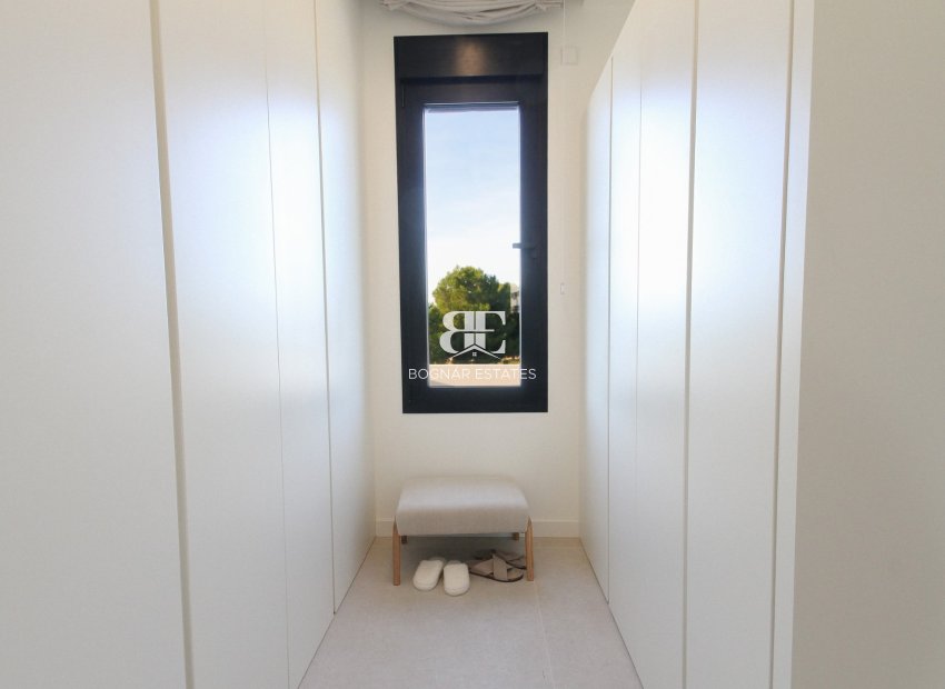 Resale - Villa -
Alicante - Center