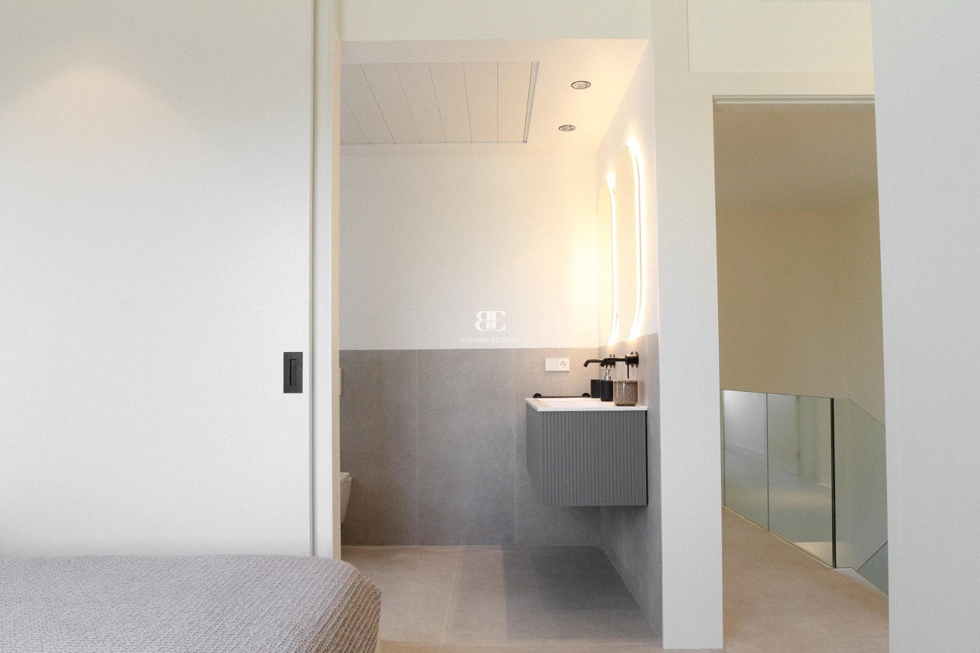 Resale - Villa -
Alicante - Center