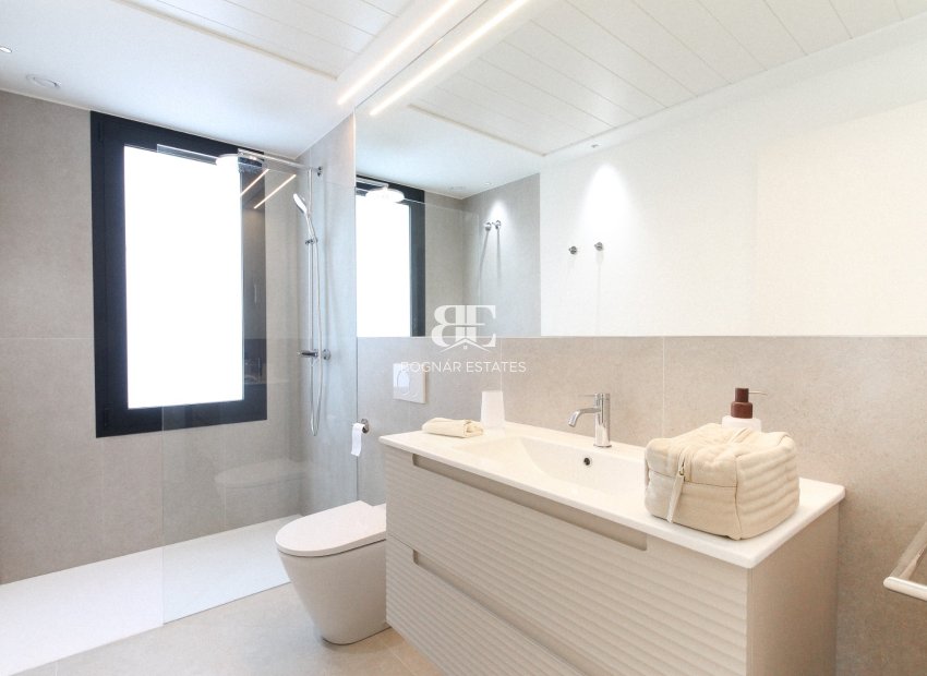 Resale - Villa -
Alicante - Center