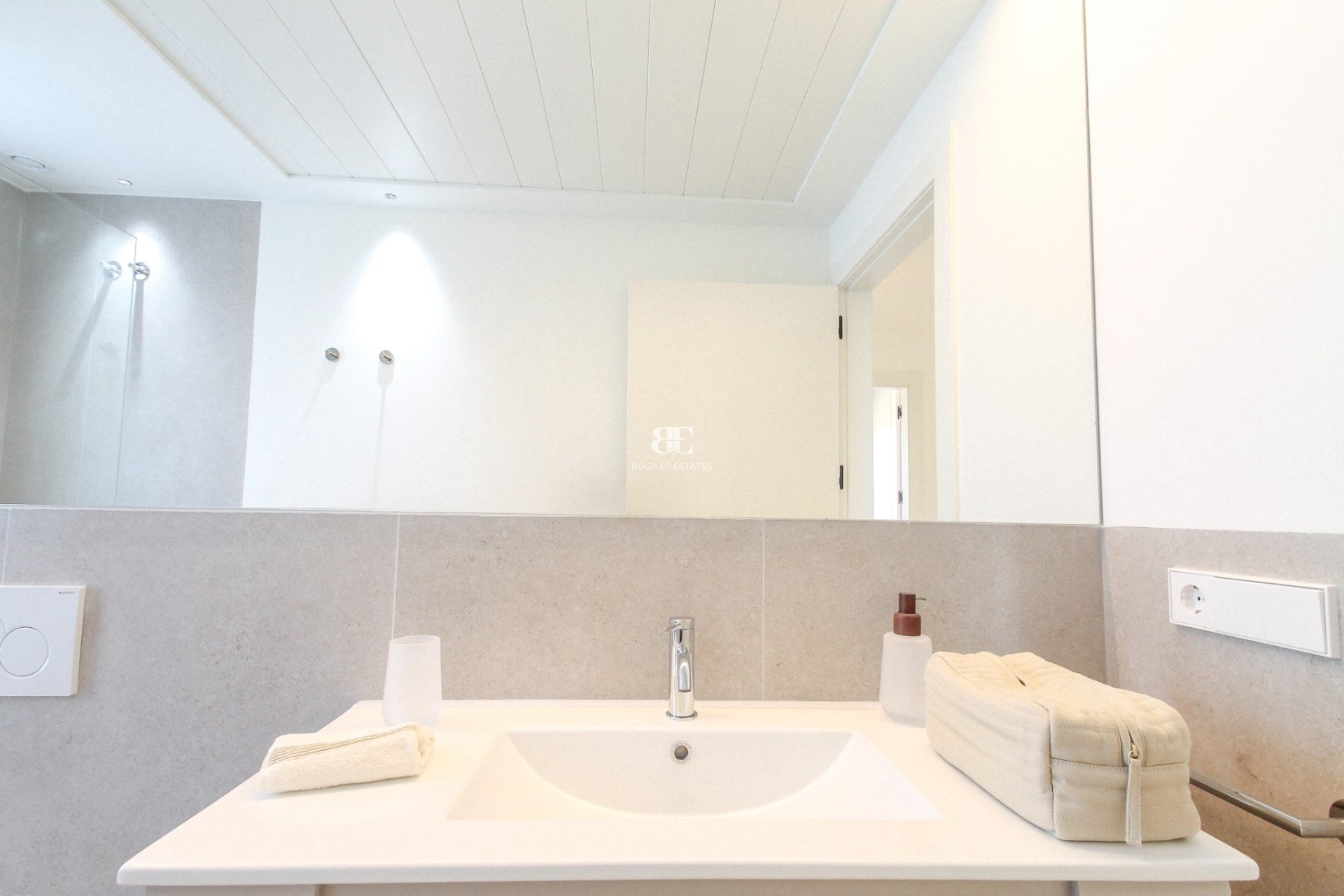 Resale - Villa -
Alicante - Center