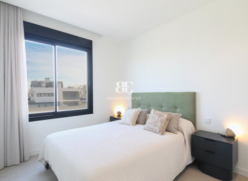 Resale - Villa -
Alicante - Center