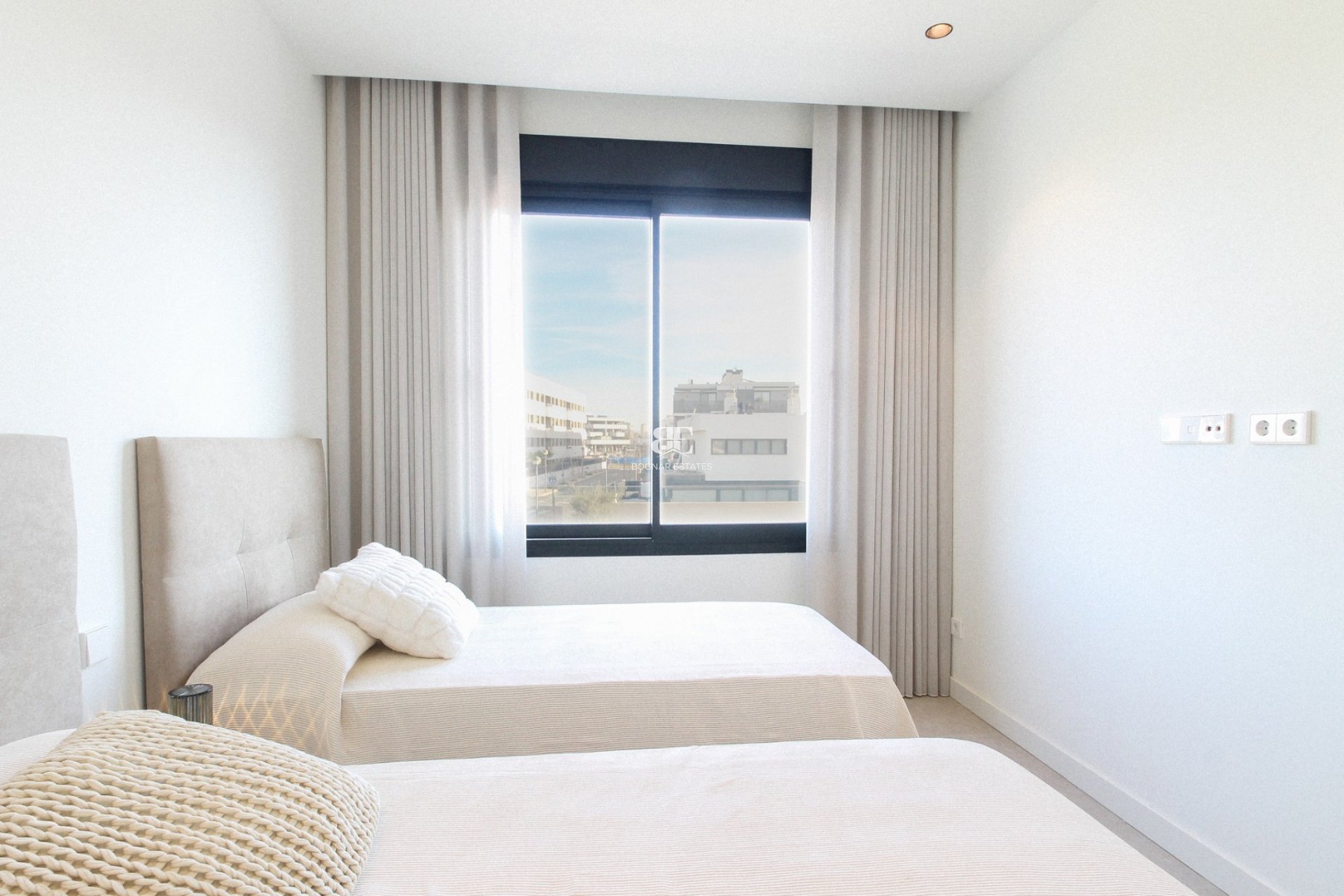 Resale - Villa -
Alicante - Center