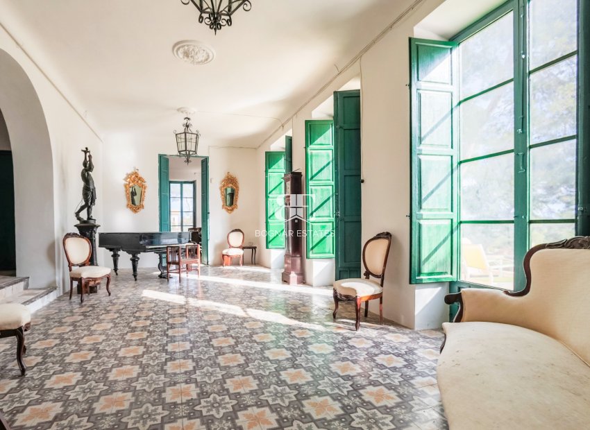 Resale - Villa -
Alicante - Center