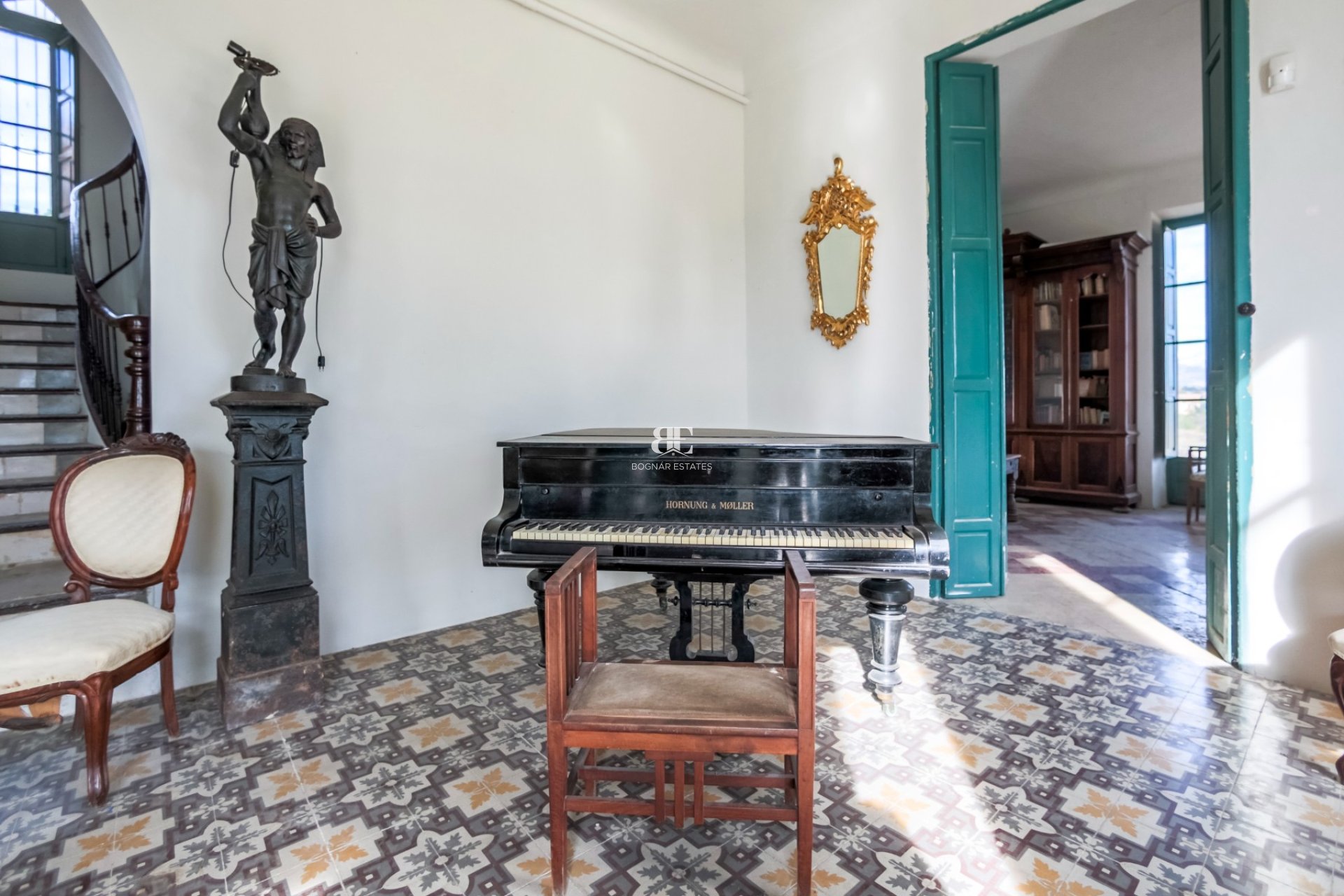 Resale - Villa -
Alicante - Center