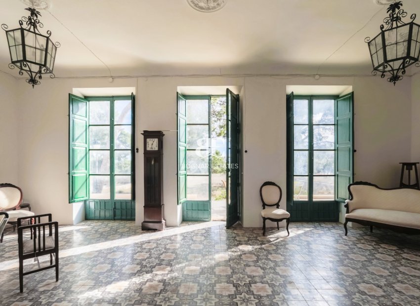 Resale - Villa -
Alicante - Center