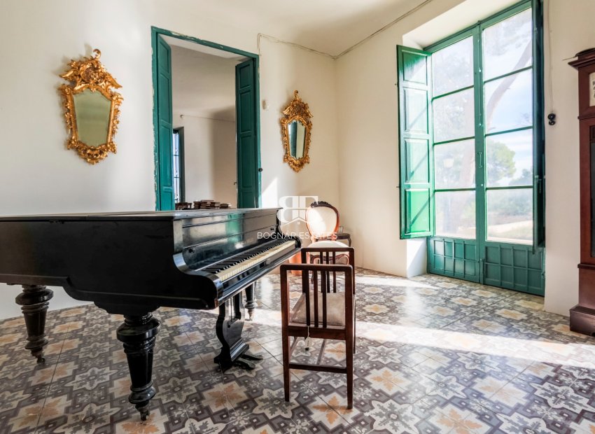 Resale - Villa -
Alicante - Center