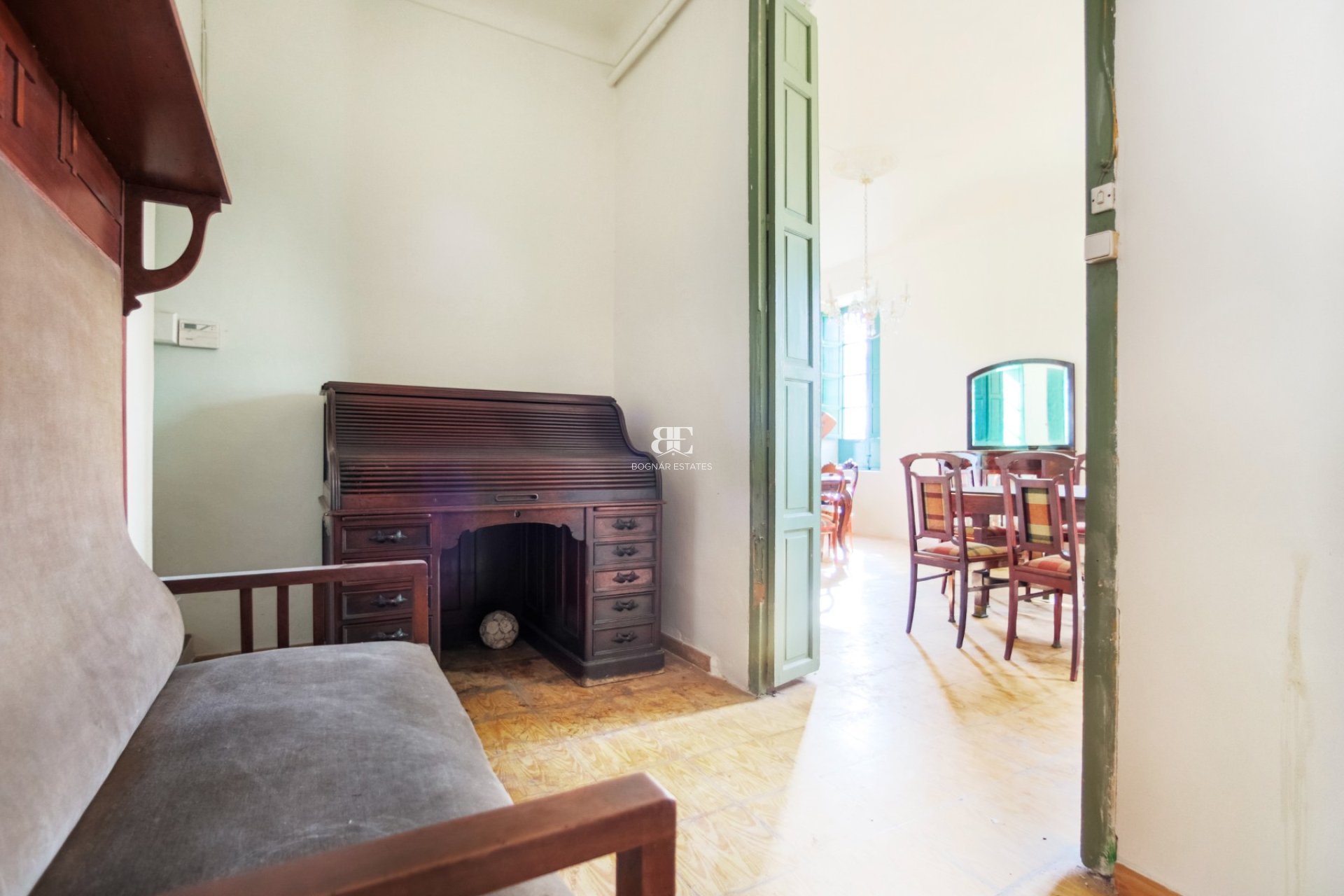 Resale - Villa -
Alicante - Center