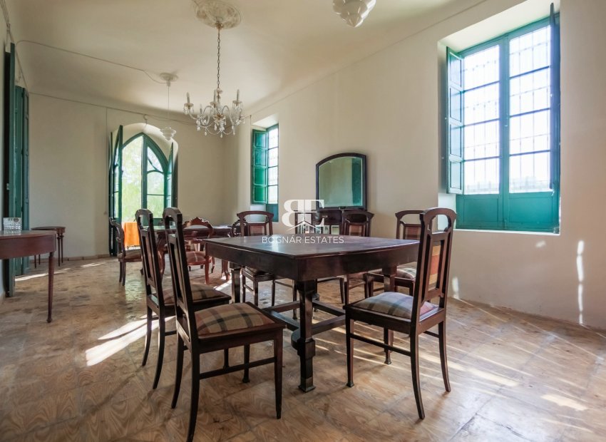 Resale - Villa -
Alicante - Center