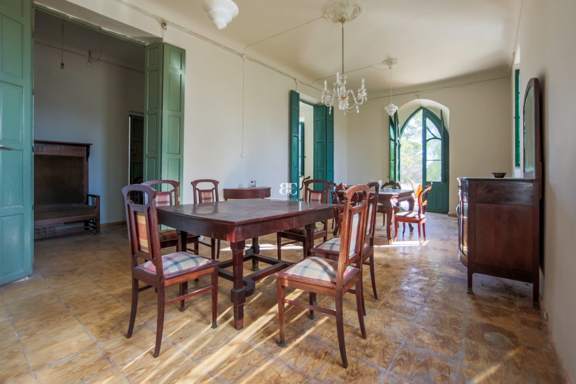 Resale - Villa -
Alicante - Center