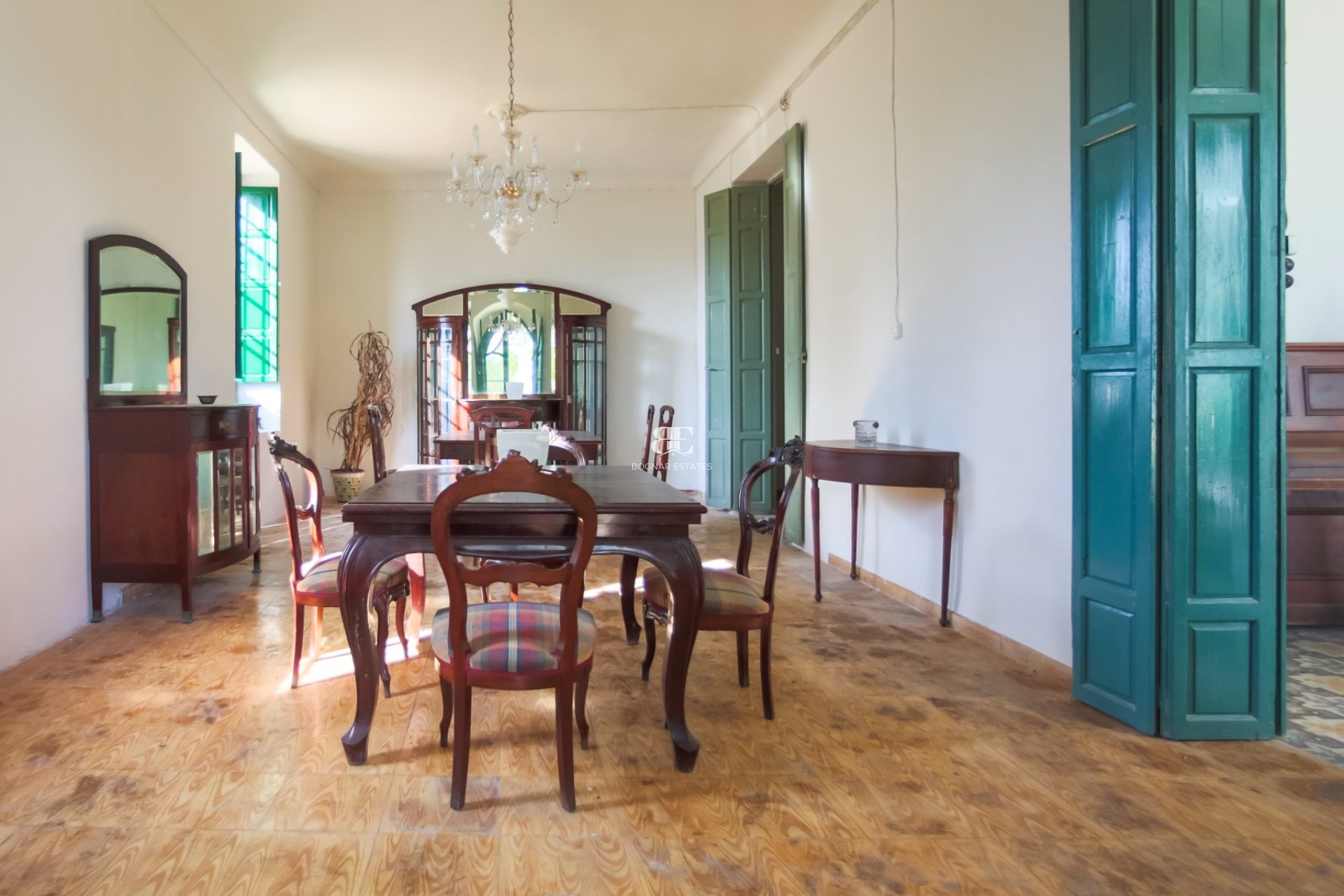 Resale - Villa -
Alicante - Center