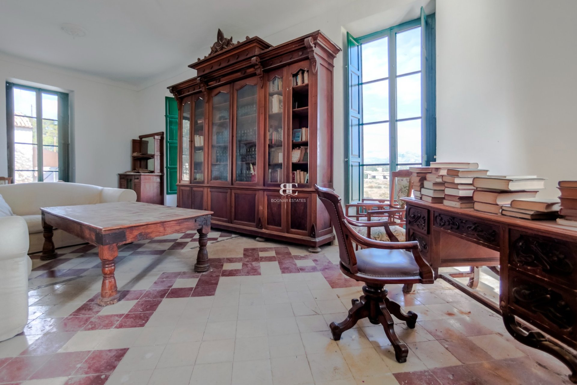 Resale - Villa -
Alicante - Center