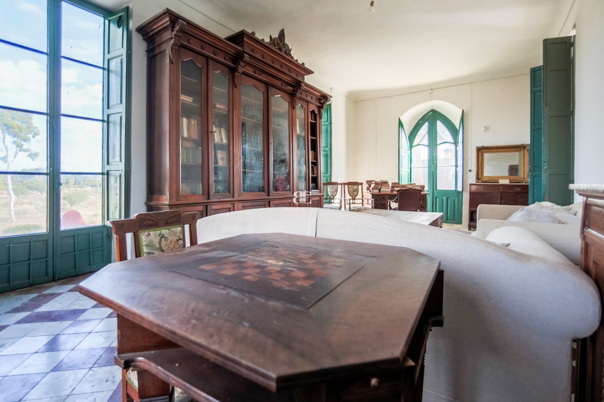 Resale - Villa -
Alicante - Center