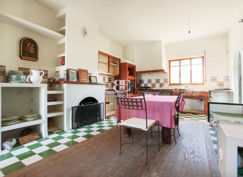 Resale - Villa -
Alicante - Center