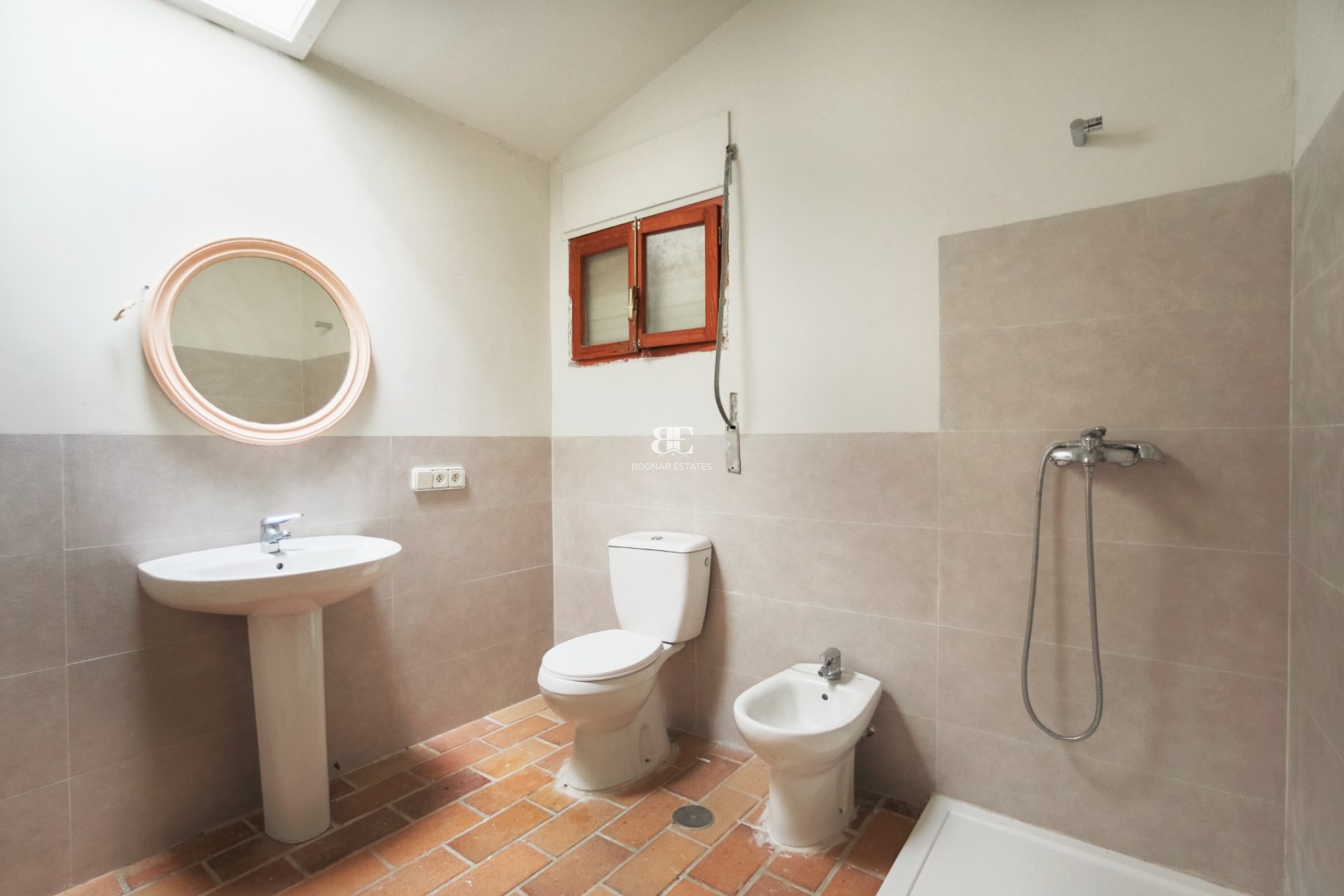 Resale - Villa -
Alicante - Center