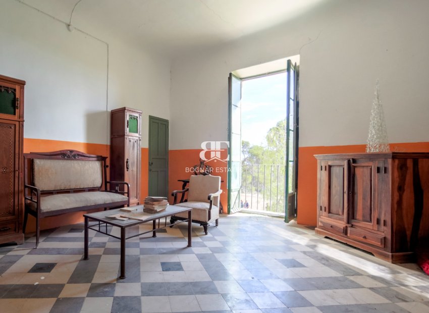 Resale - Villa -
Alicante - Center