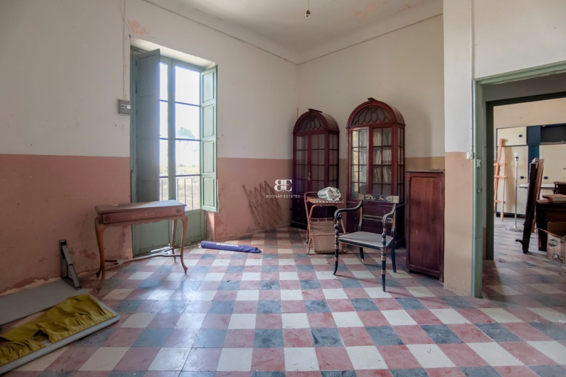 Resale - Villa -
Alicante - Center