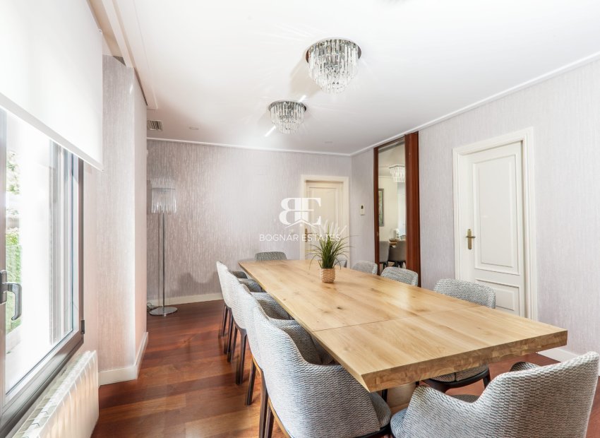 Resale - Villa -
Alicante - Vistahermosa