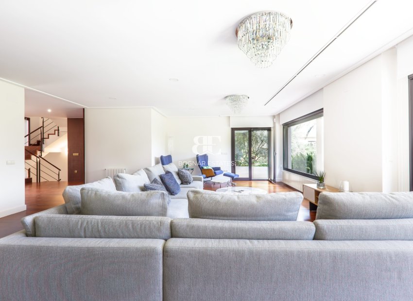 Resale - Villa -
Alicante - Vistahermosa