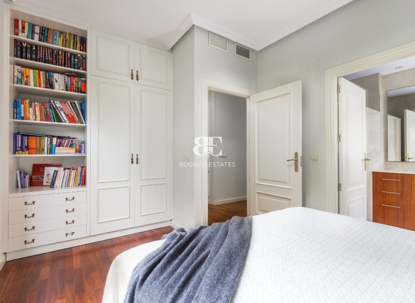 Resale - Villa -
Alicante - Vistahermosa