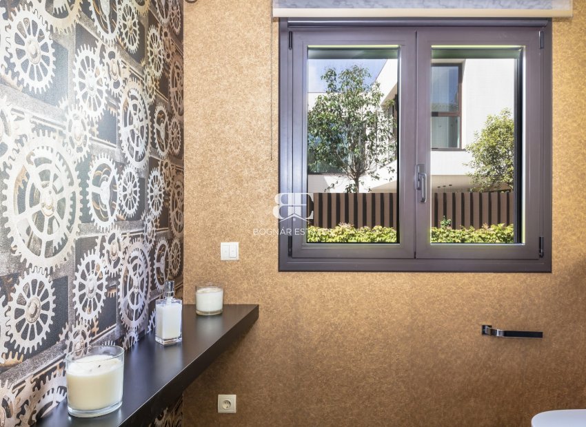 Resale - Villa -
Alicante - Vistahermosa