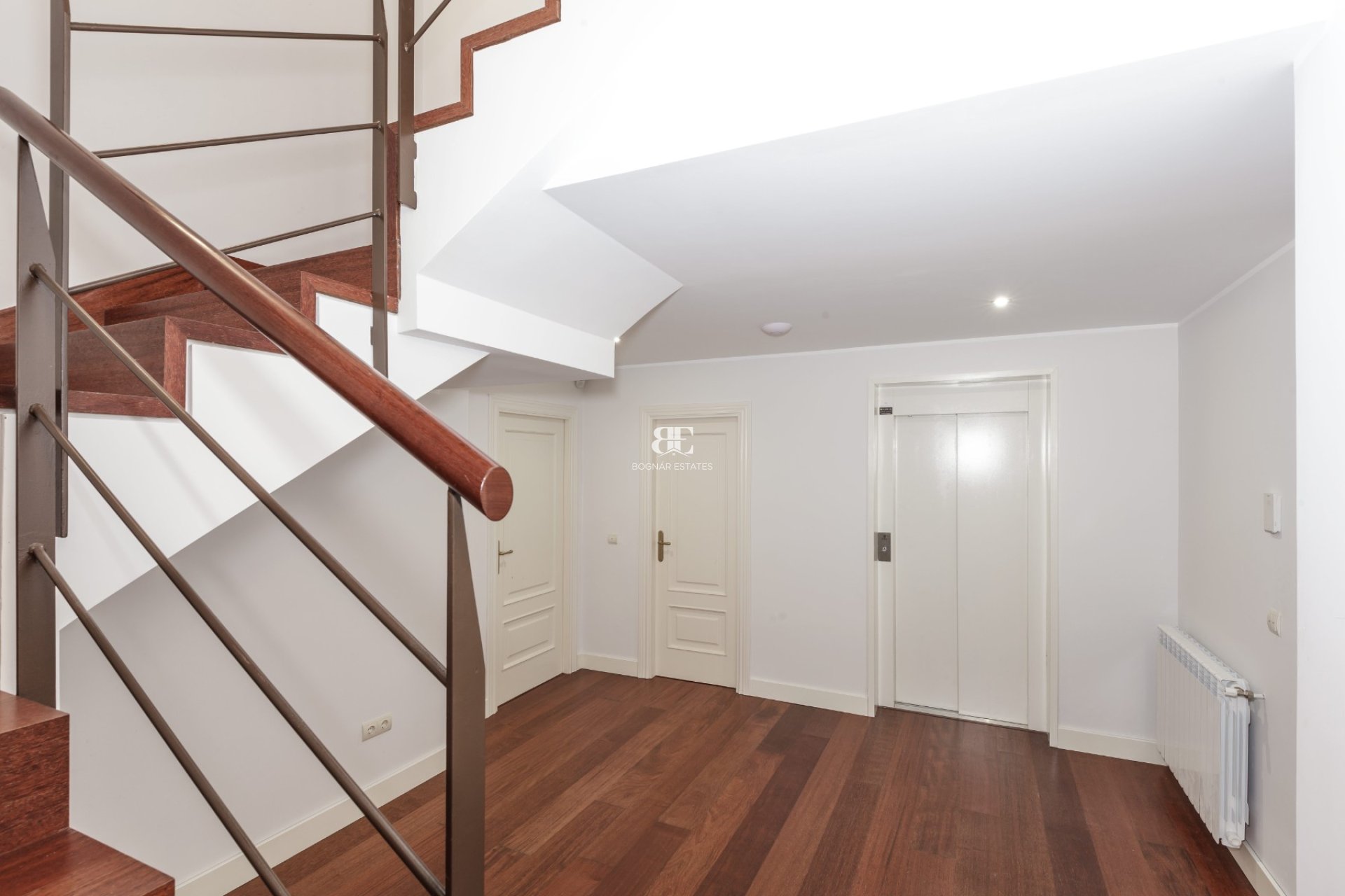 Resale - Villa -
Alicante - Vistahermosa