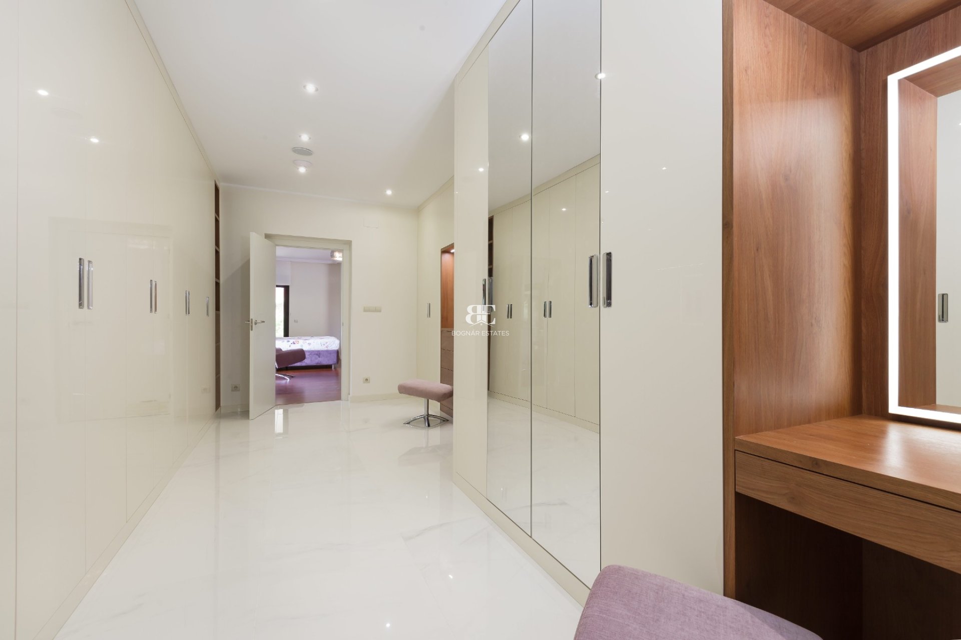 Resale - Villa -
Alicante - Vistahermosa