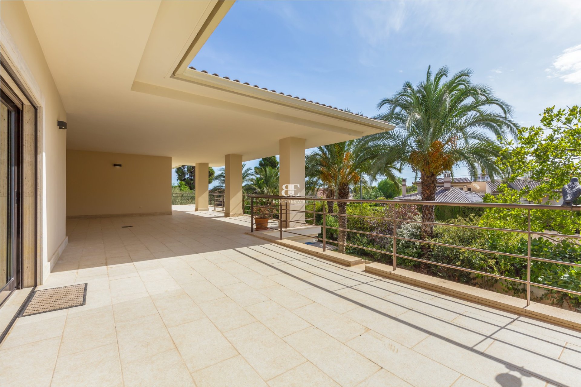 Resale - Villa -
Alicante - Vistahermosa