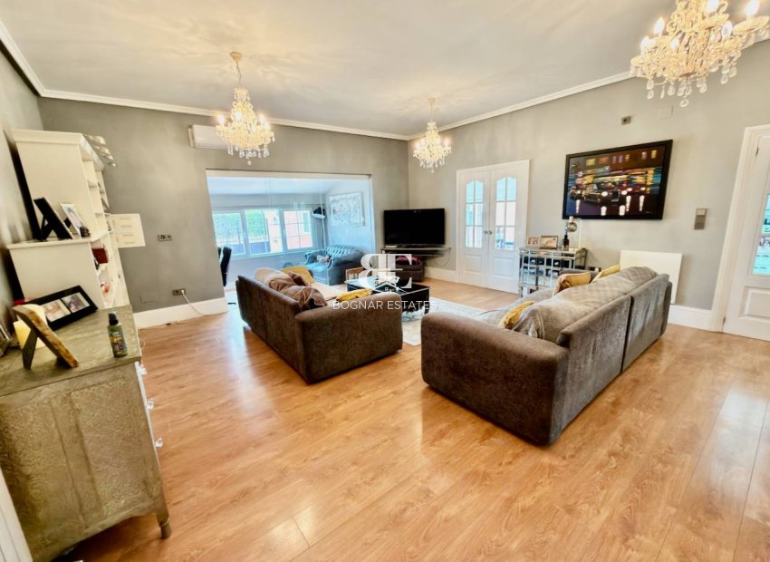 Resale - Villa -
Almoradí - Heredades