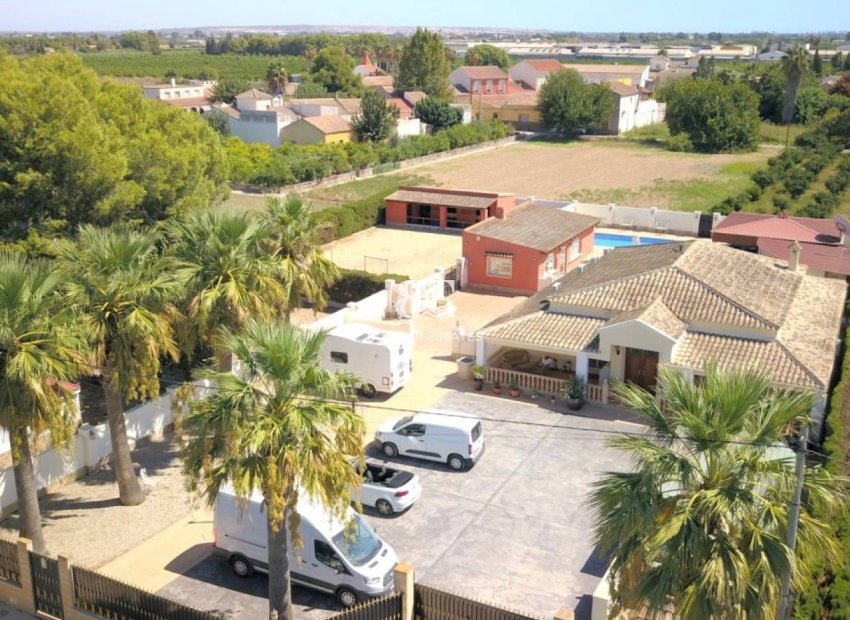 Resale - Villa -
Almoradí - Heredades