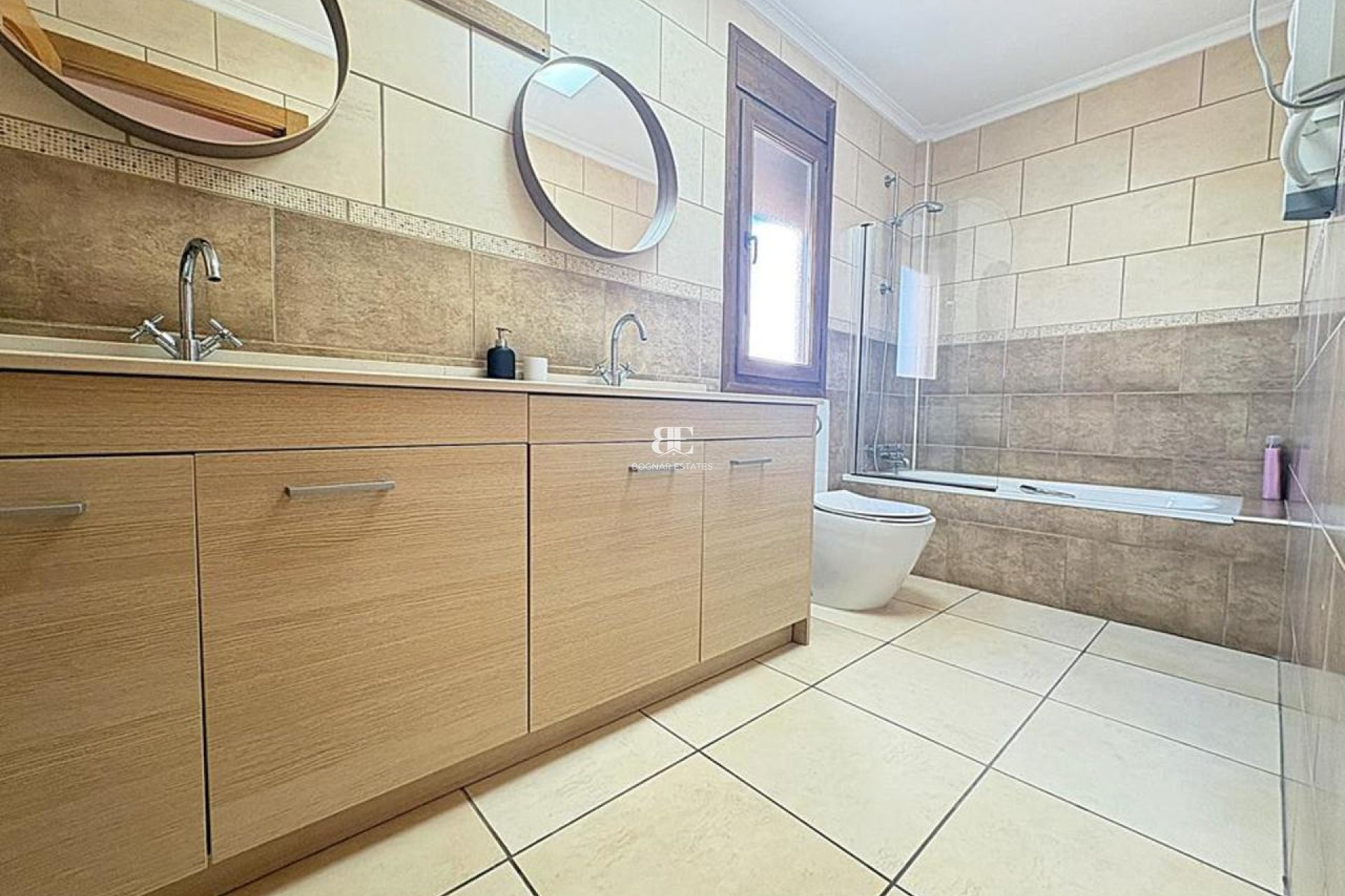 Resale - Villa -
Altaona Golf and Country Village - Altaona Golf - Country Village