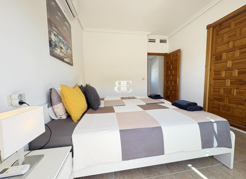 Resale - Villa -
Altaona Golf and Country Village - Altaona Golf - Country Village