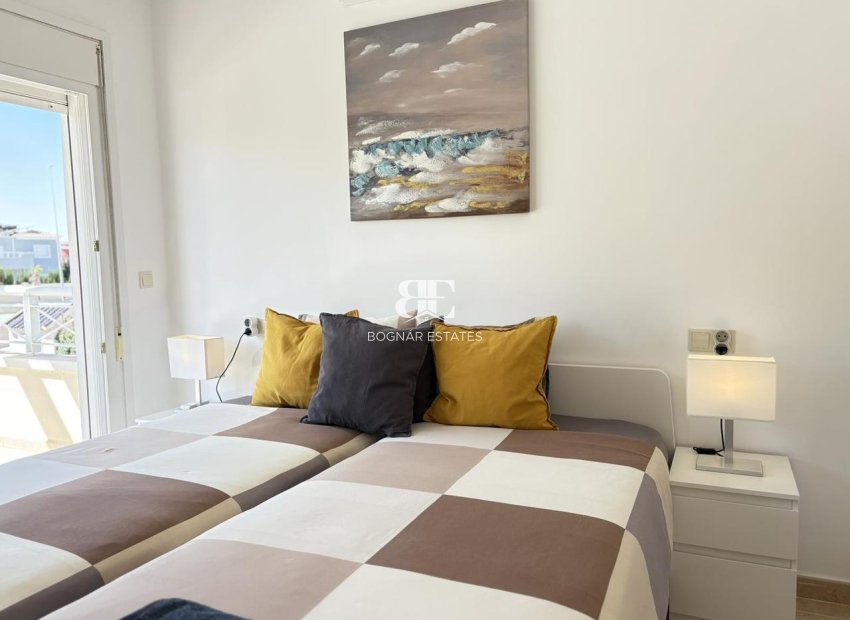 Resale - Villa -
Altaona Golf and Country Village - Altaona Golf - Country Village