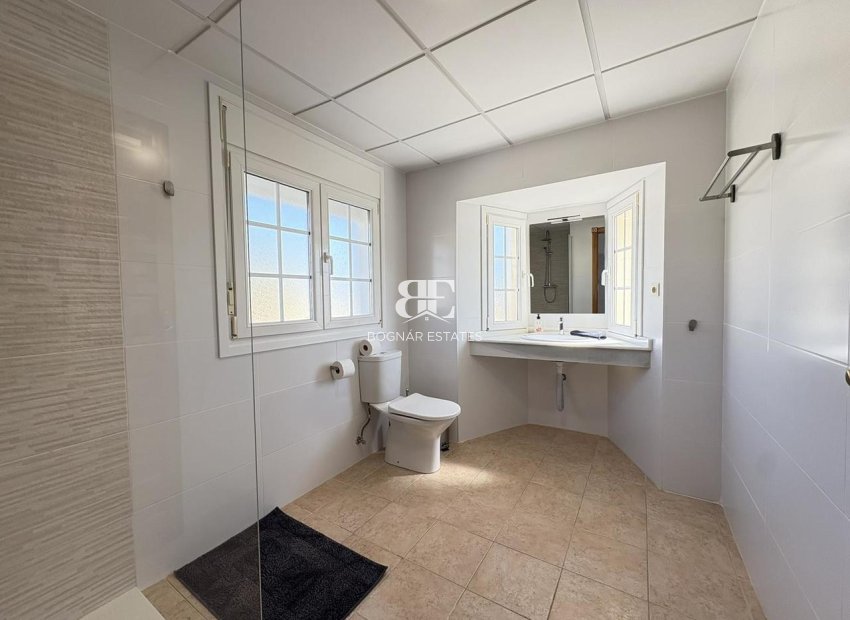 Resale - Villa -
Altaona Golf and Country Village - Altaona Golf - Country Village