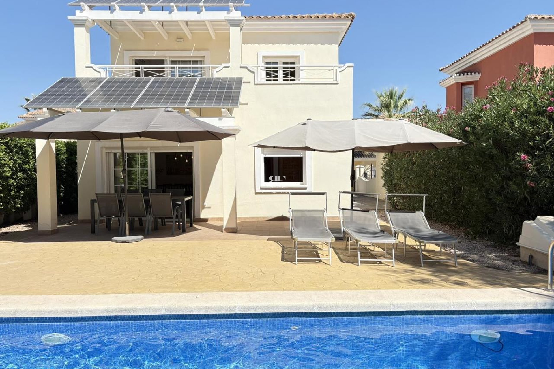 Resale - Villa -
Altaona Golf and Country Village - Altaona Golf - Country Village