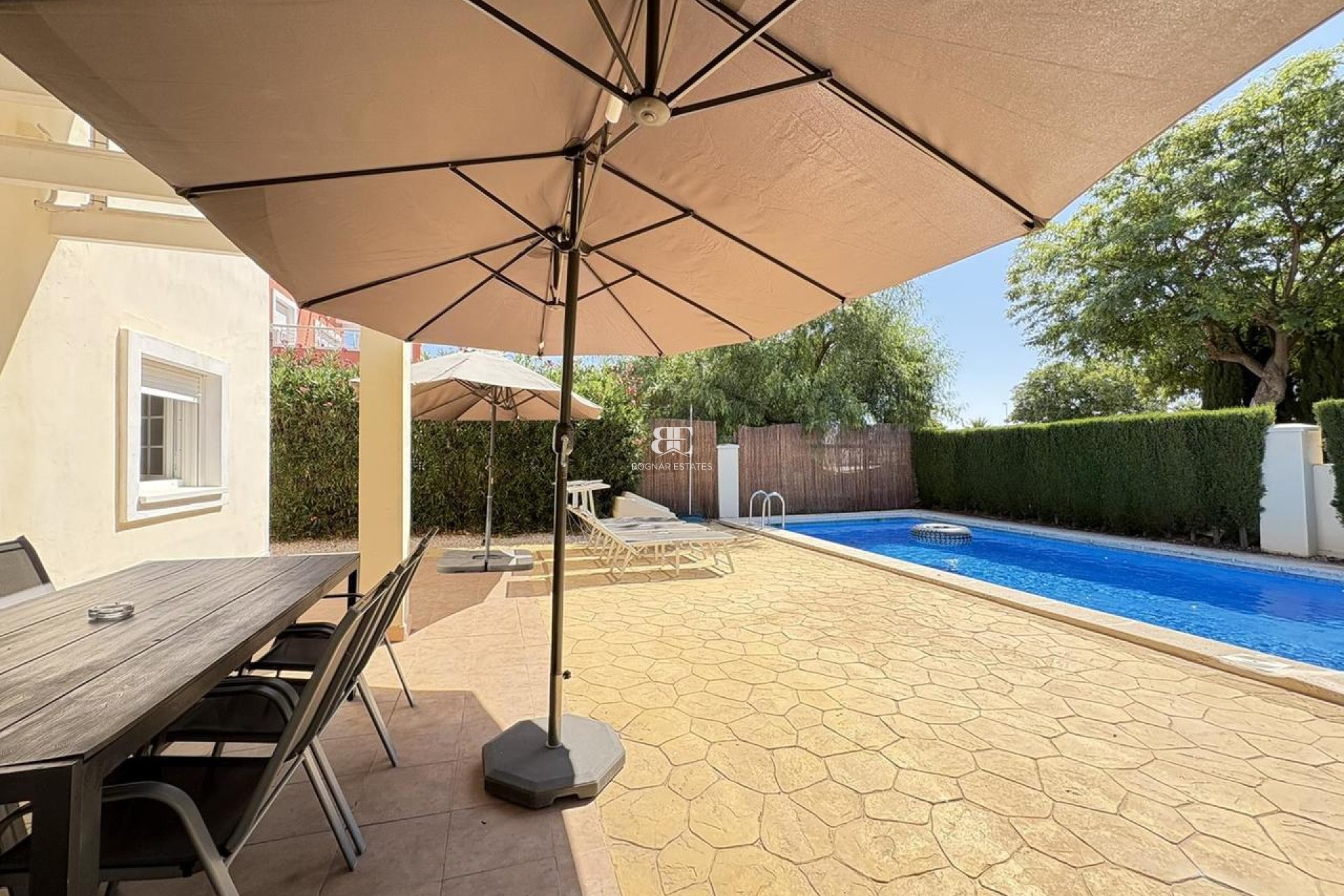 Resale - Villa -
Altaona Golf and Country Village - Altaona Golf - Country Village