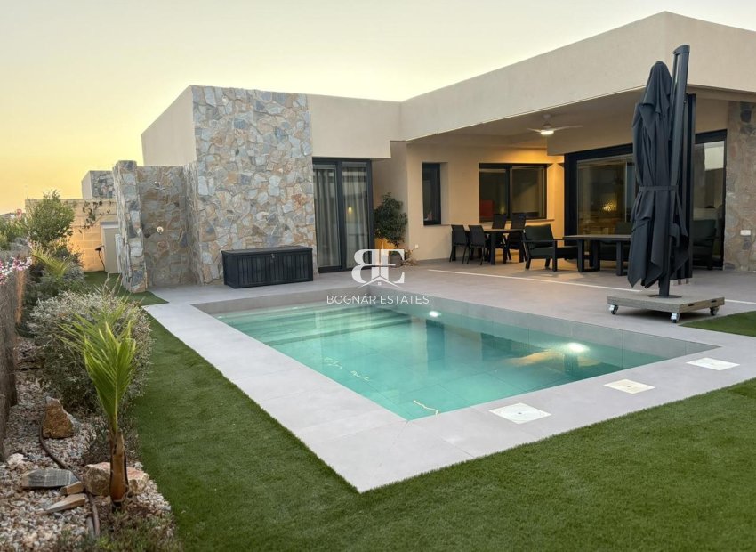 Resale - Villa -
Altaona Golf and Country Village - Altaona Golf - Country Village