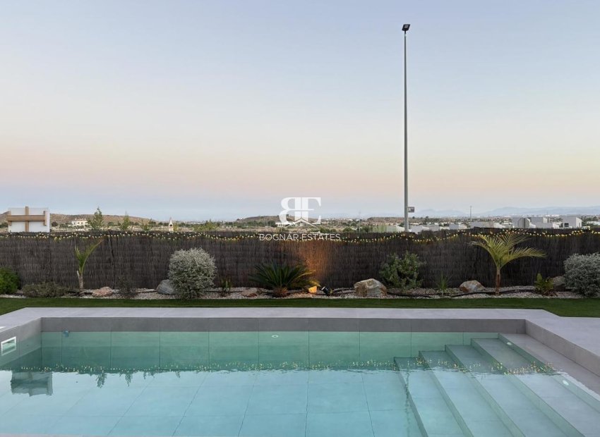 Resale - Villa -
Altaona Golf and Country Village - Altaona Golf - Country Village