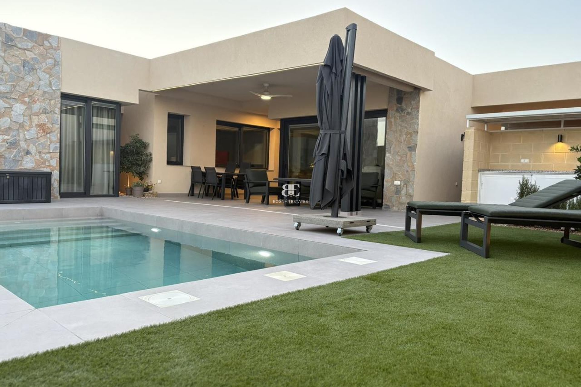 Resale - Villa -
Altaona Golf and Country Village - Altaona Golf - Country Village