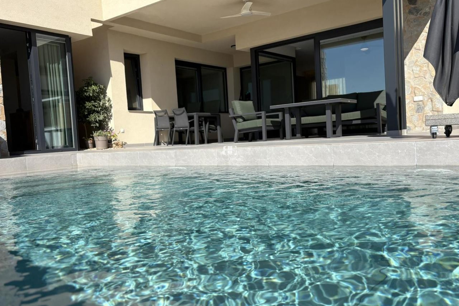 Resale - Villa -
Altaona Golf and Country Village - Altaona Golf - Country Village